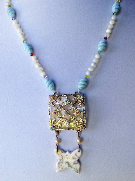 beadlove-pastel-necklace-full-2